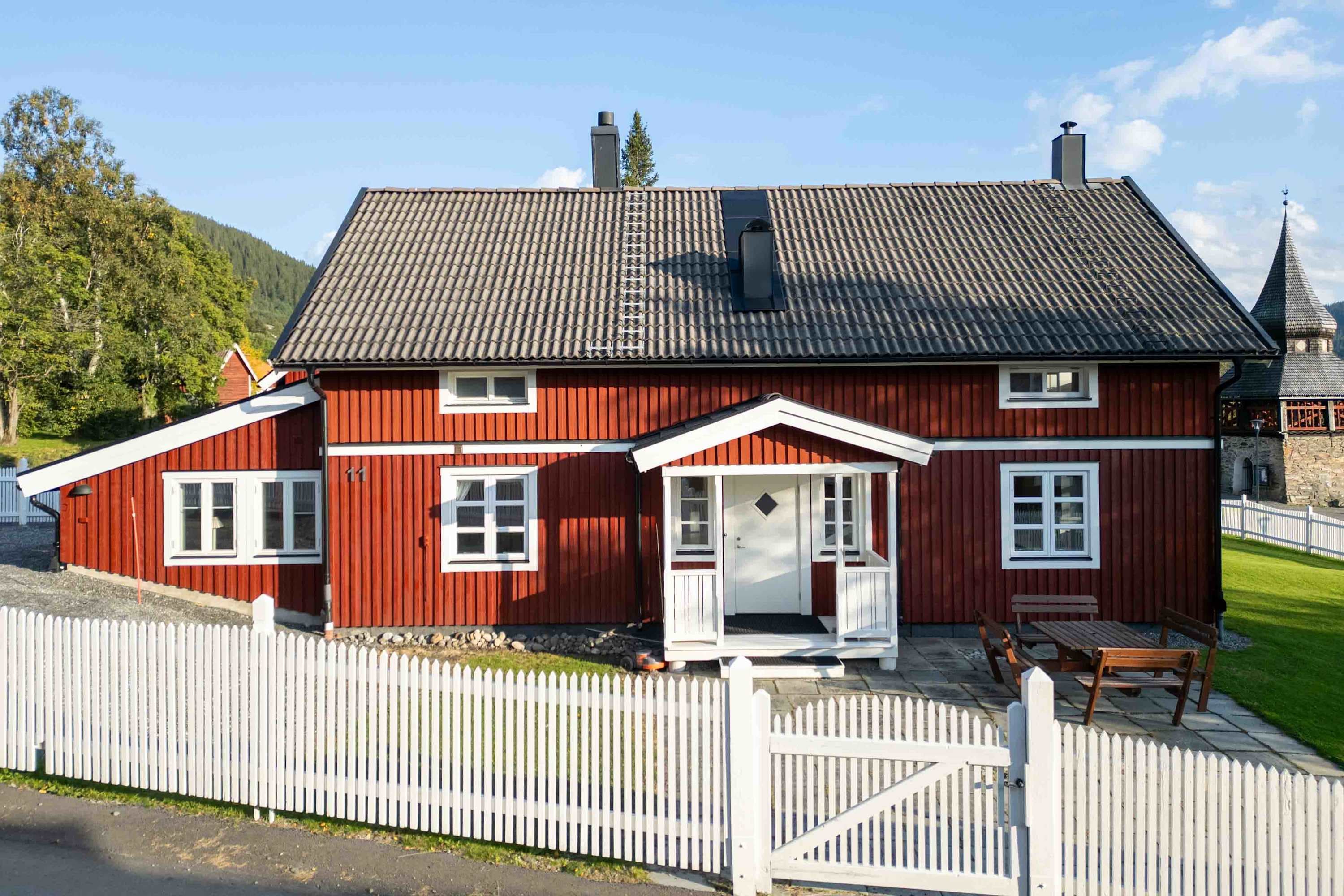 Åre familjehem, öppet vardagsrum med eldstad, utrustat kök, mysiga sovrum, privat bastu, nära skidliftar