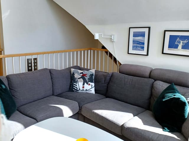 Modern duplex apartment in central Åre with lake view, rooftop terrace and private sauna near ski lifts