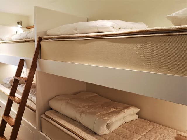 Two-level apartment in Granen, central Åre near Bergbanan, close to lifts and slopes, with private sauna.