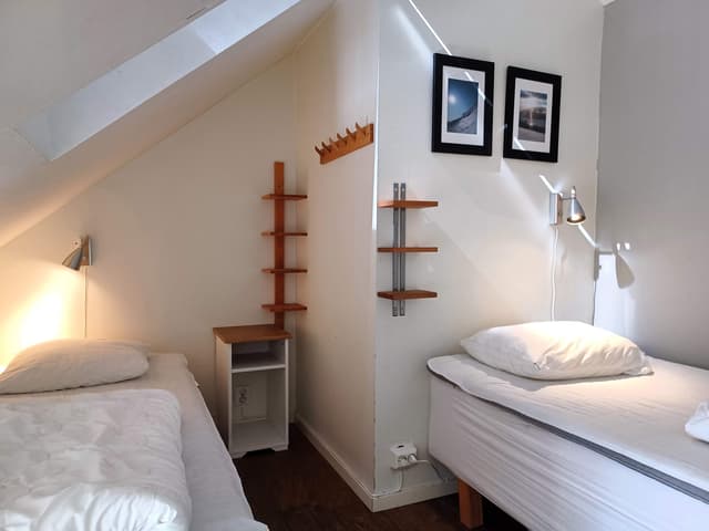 Modern duplex apartment in central Åre with lake view, rooftop terrace and private sauna near ski lifts