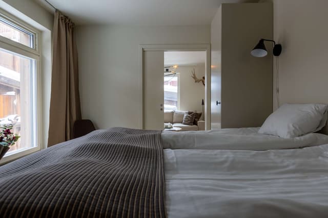 Family-friendly two-room apartment in Åre center with sauna, dual bathrooms and ski storage