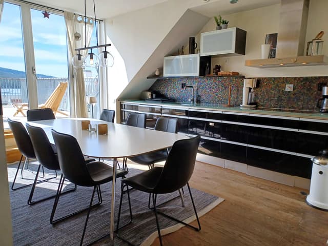Modern duplex apartment in central Åre with lake view, rooftop terrace and private sauna near ski lifts