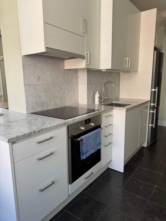 Tvåvåningslägenhet Östermalm interiör, fasadvy Östermalm, nära Djurgården och Strandvägen