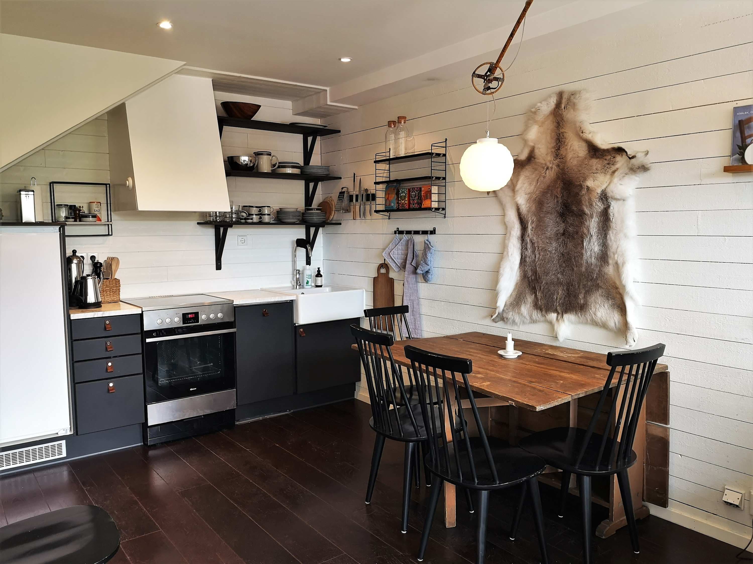 Two-level apartment in Granen, central Åre near Bergbanan, close to lifts and slopes, with private sauna.