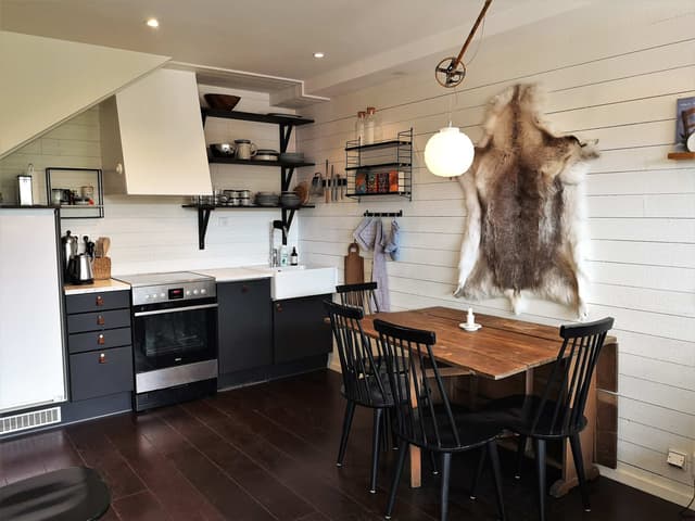 Two-level apartment in Granen, central Åre near Bergbanan, close to lifts and slopes, with private sauna.
