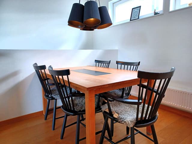 Åre duplex apartment with fireplace, private sauna, ski storage and in-house garage parking