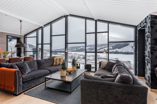 Spacious apartment in Åre with large windows, sauna, fireplace and balconies near ski system and town centre