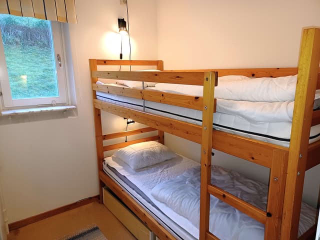 Central Åre apartment by the square near ski lifts, with sauna, balcony and ski storage