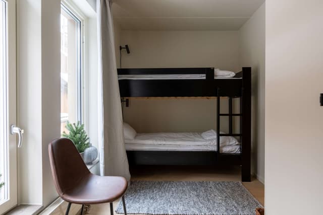 Family-friendly two-room apartment in Åre center with sauna, dual bathrooms and ski storage
