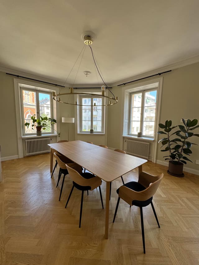 Tvåvåningslägenhet Östermalm interiör, fasadvy Östermalm, nära Djurgården och Strandvägen