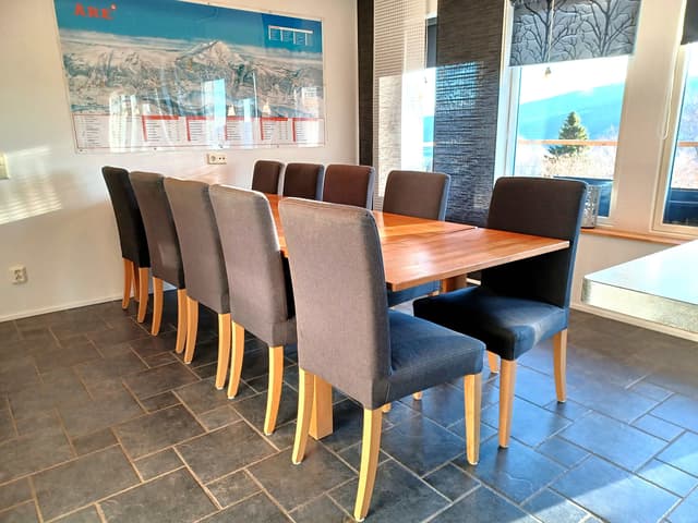 120 sqm apartment in Åre for 16 guests with south-facing balcony, open-plan kitchen and two private saunas
