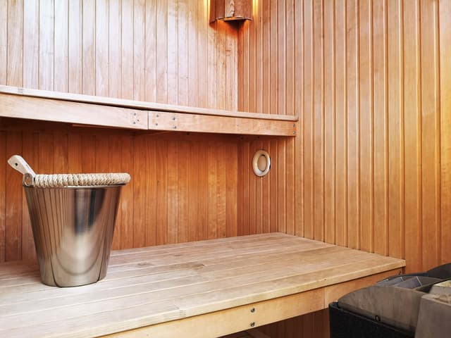 Two-level apartment in Granen, central Åre near Bergbanan, close to lifts and slopes, with private sauna.