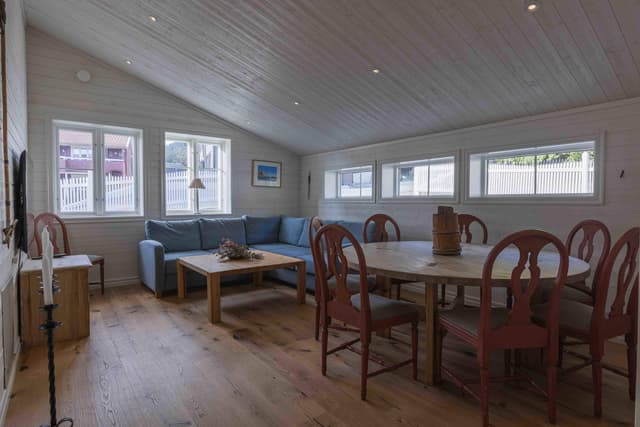 Åre familjehem, öppet vardagsrum med eldstad, utrustat kök, mysiga sovrum, privat bastu, nära skidliftar