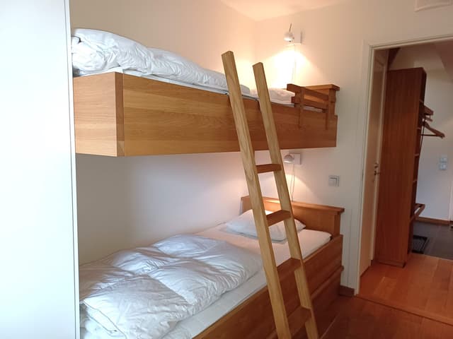 Åre duplex apartment with fireplace, private sauna, ski storage and in-house garage parking