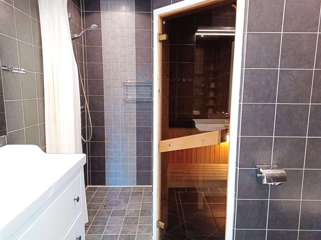 120 sqm apartment in Åre for 16 guests with south-facing balcony, open-plan kitchen and two private saunas