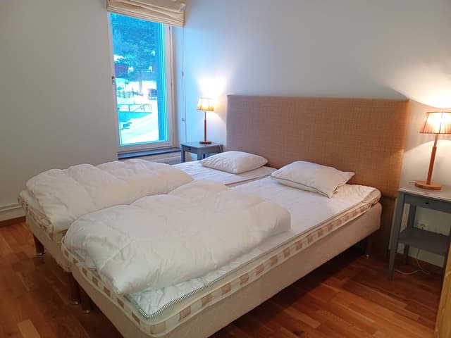Ski apartment near Åre Square with private sauna, three bedrooms, ski storage and garage parking