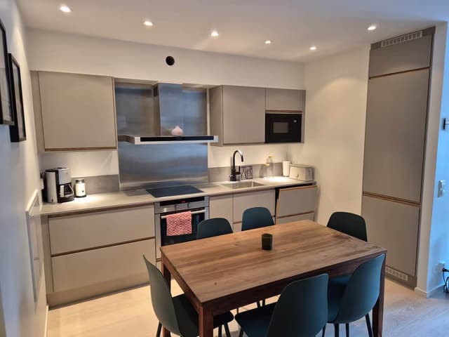 Modern apartment in Åre village with private sauna, heated floors, free parking and ski storage