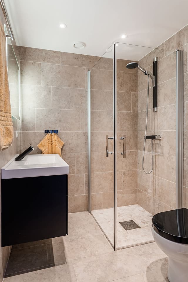Spacious apartment in Åre with large windows, sauna, fireplace and balconies near ski system and town centre
