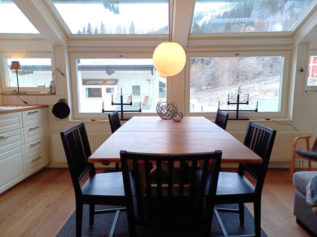 Apartment in Hummeln above Åre village, walking distance to ski lifts, slopes, restaurants and the town square