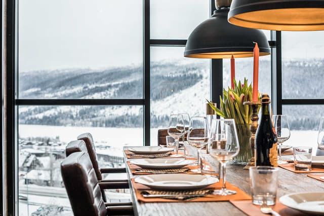 Spacious apartment in Åre with large windows, sauna, fireplace and balconies near ski system and town centre