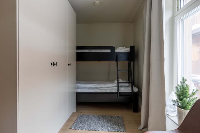 Family-friendly two-room apartment in Åre center with sauna, dual bathrooms and ski storage